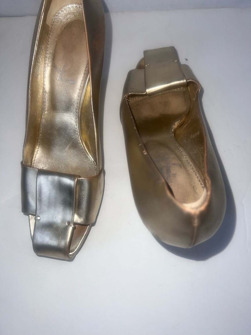 Yves Saint Laurent Dada Metallic Gold Peep Toe Semi-Wedge Pumps Size 39 - Picture 7 of 11